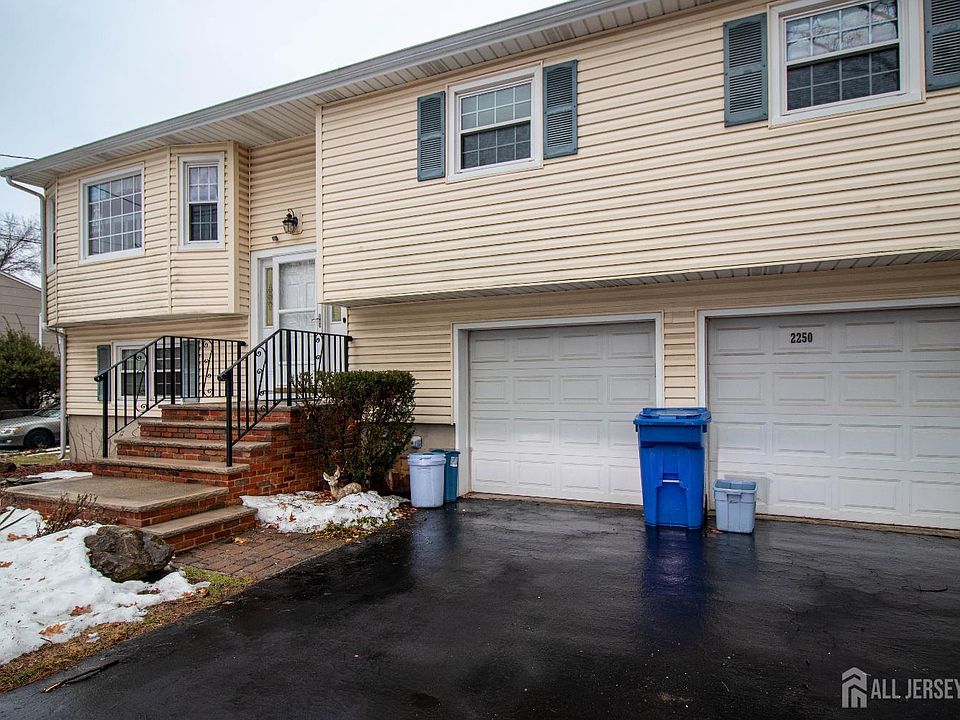 1st image of 2250 Plainfield Ave N