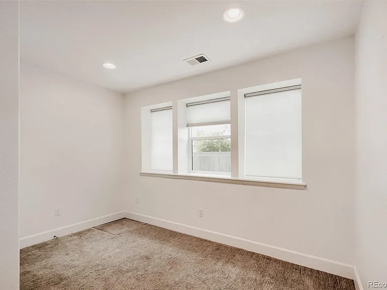 2600 Meadows Blvd #B — Photo 11