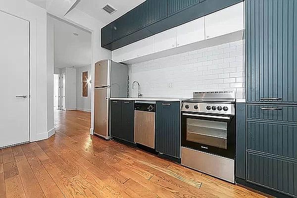 1st image of 851 Hancock St #2R