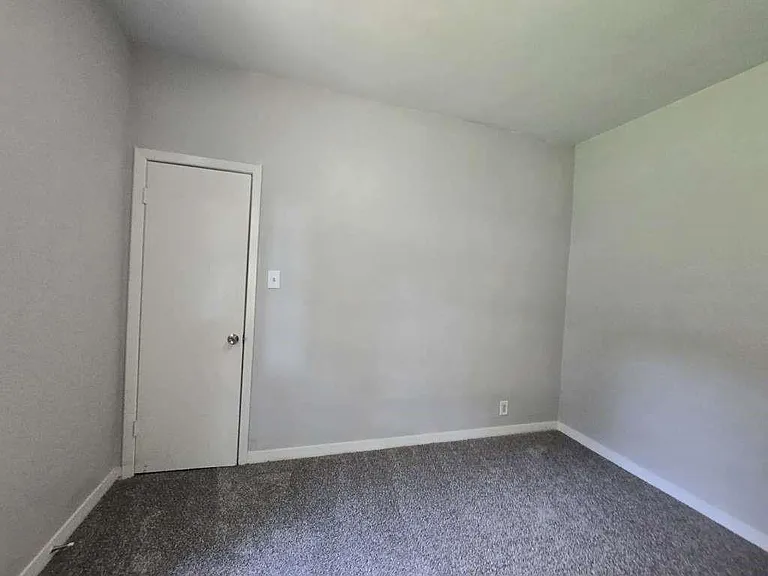 1824 Magnolia St — Photo 10