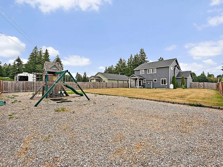 702 Hubbard Rd SE — Photo 38