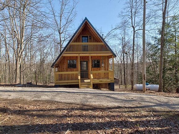 3rd image of 718 Adams Acres Rd