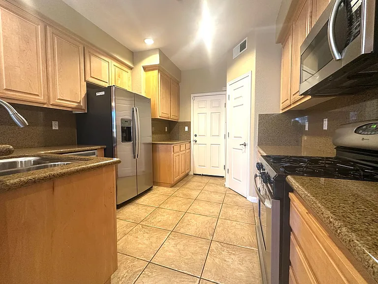 1377 Reagan Way — Photo 5