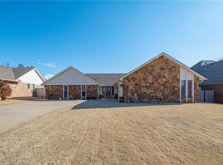 11732 Hackney Ln, Yukon, OK 73099