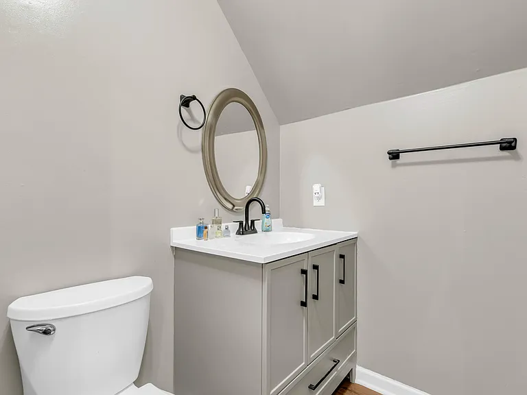 313 Hillfield Cv — Photo 4