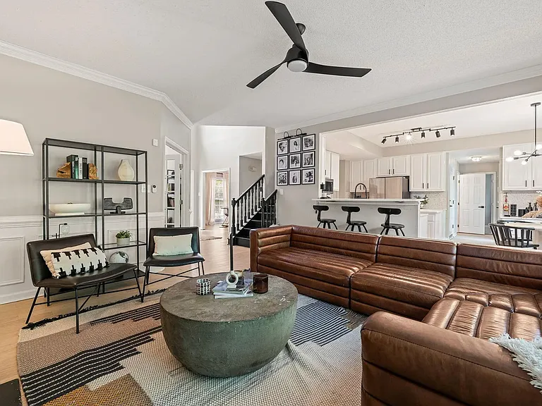 8100 Knebworth Ct — Photo 22