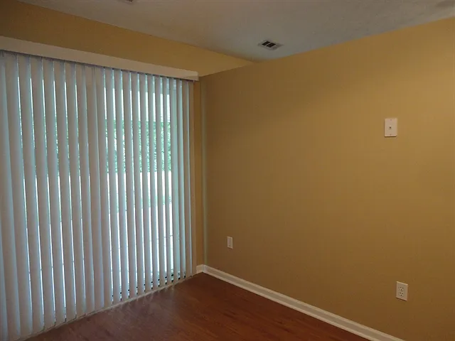39 Mark Twain Ct — Photo 3