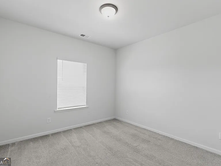 185 Madison Bnd — Photo 12