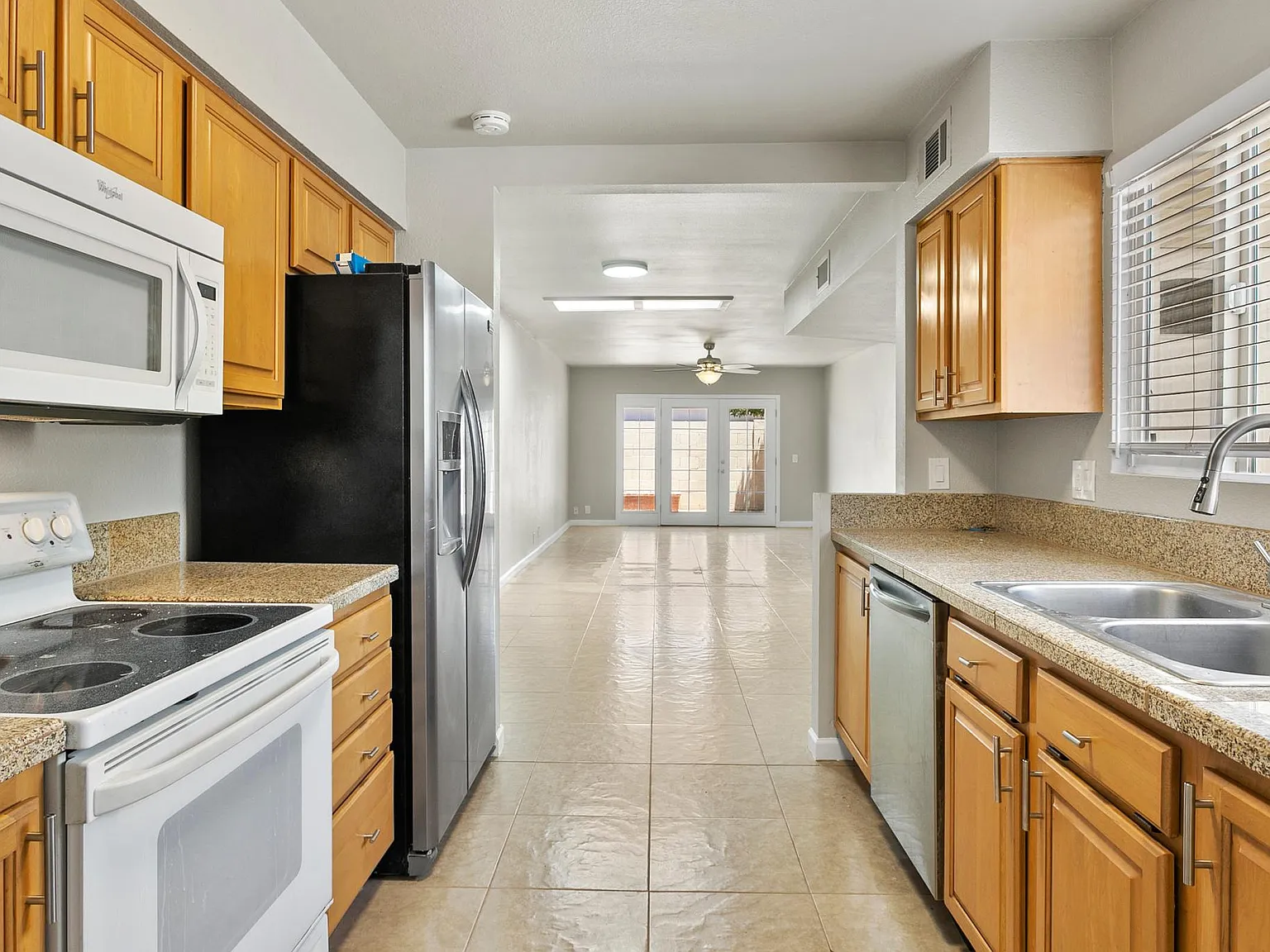 3 bed, 1330 sqft, $2,150 — Photo 4
