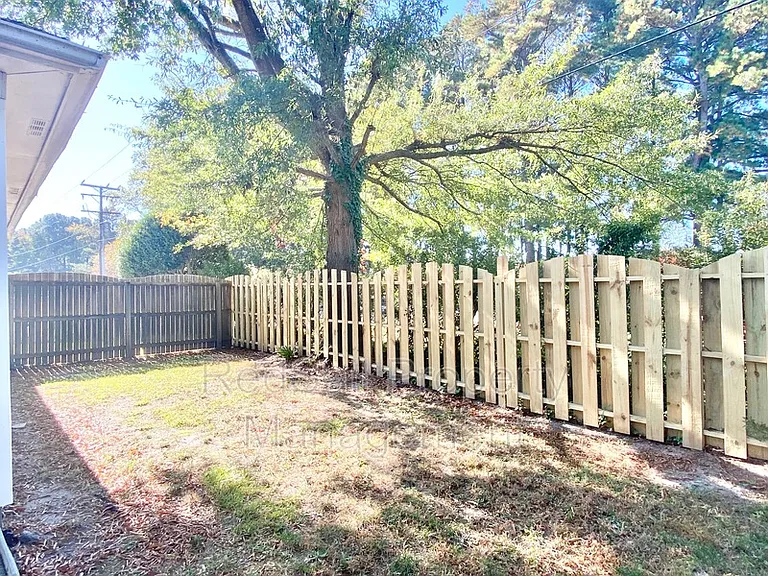 500 Windward Dr — Photo 19