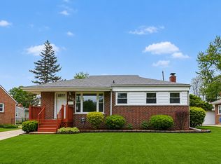 2421 Barstow Rd, Lansing, MI 48906