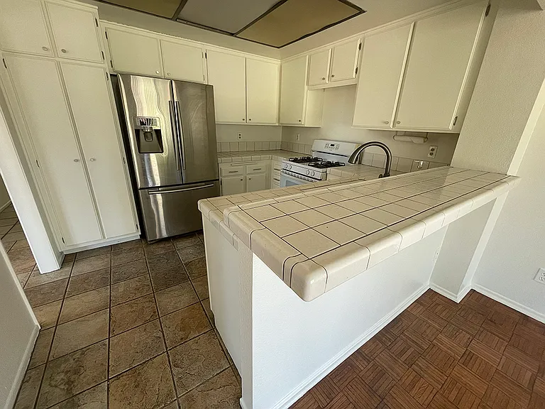 902 Wentworth Cir — Photo 7
