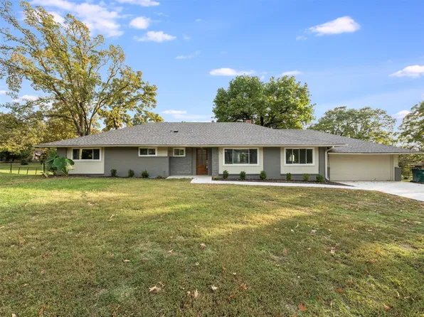 202 Fairway Cir, Sand Springs, OK 74063