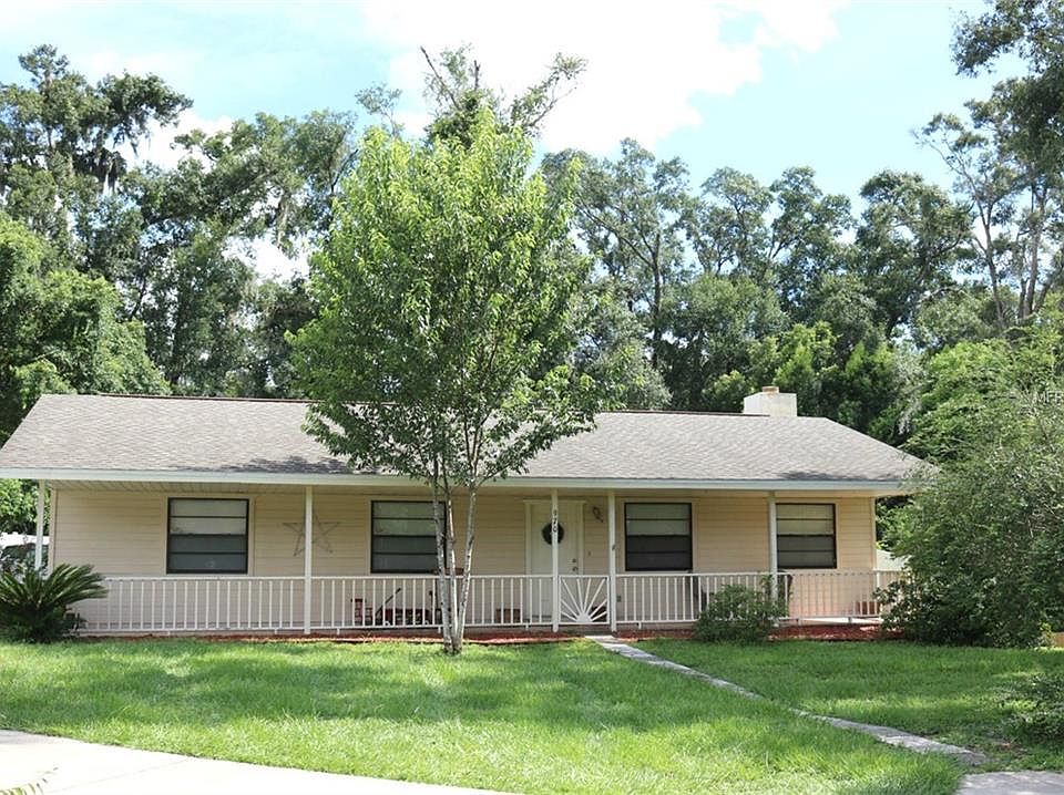 1st image of 970 Laurel Oaks Ln