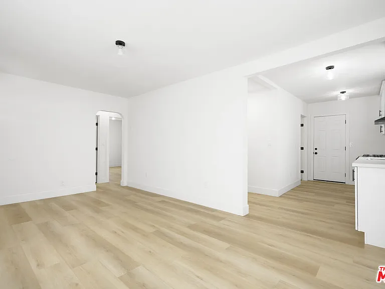 4555 Acacia Ave — Photo 9