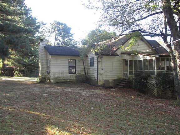 4th image of 1262 Thunderbird Dr N