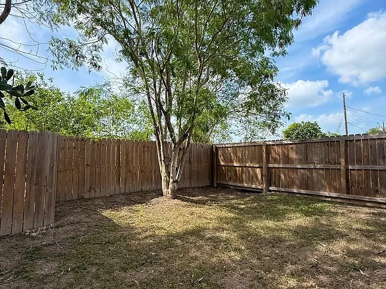 2745 Cottage Dr — Photo 18