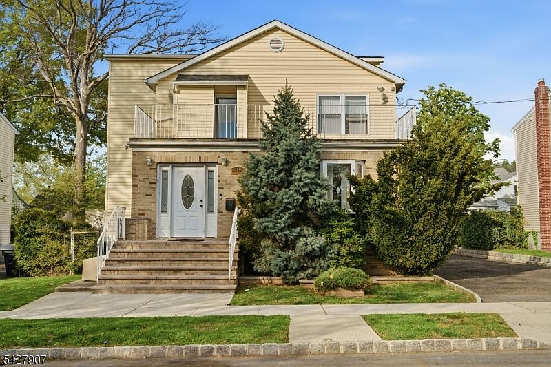 1st image of 145 Sheridan Ave