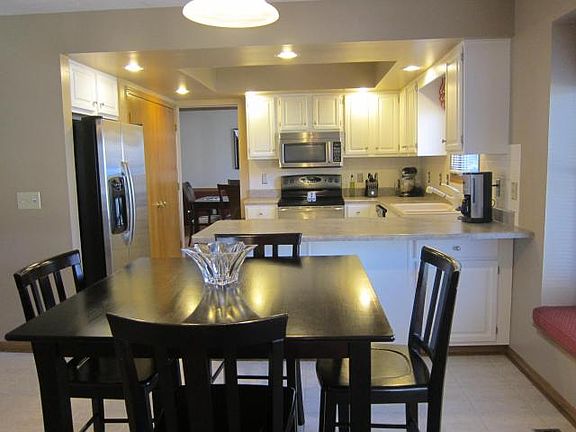 4th image of 327 Leighton Ct