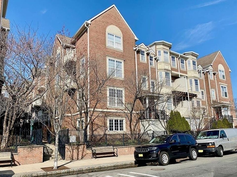 1st image of 200 Dey St Unit 258