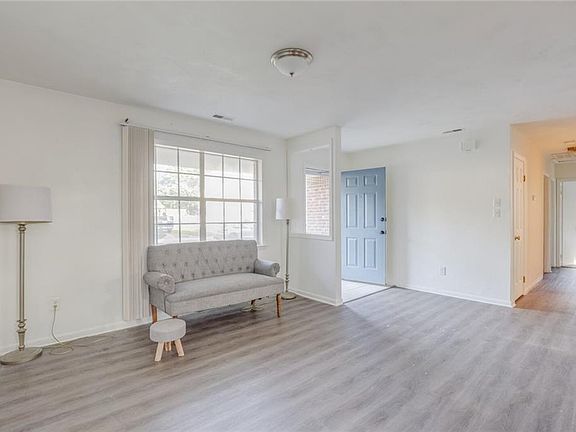 4th image of 2139 Haverford Dr