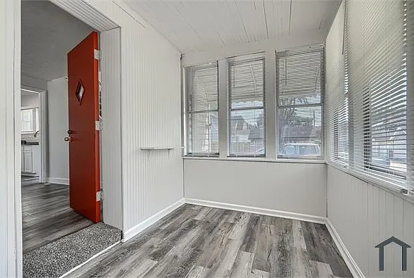 3 bed, 1150 sqft, $1,995 — Photo 4