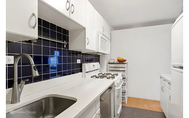 Rented by Douglas Elliman | media 3