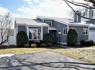 139 Field Point Dr UNIT 139, Fairfield, CT 06824