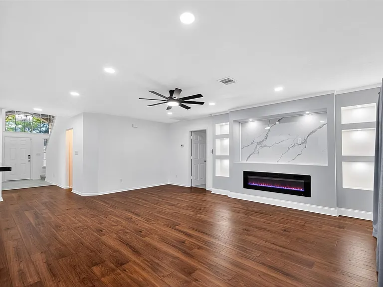 15807 Sonoma Park Dr — Photo 9