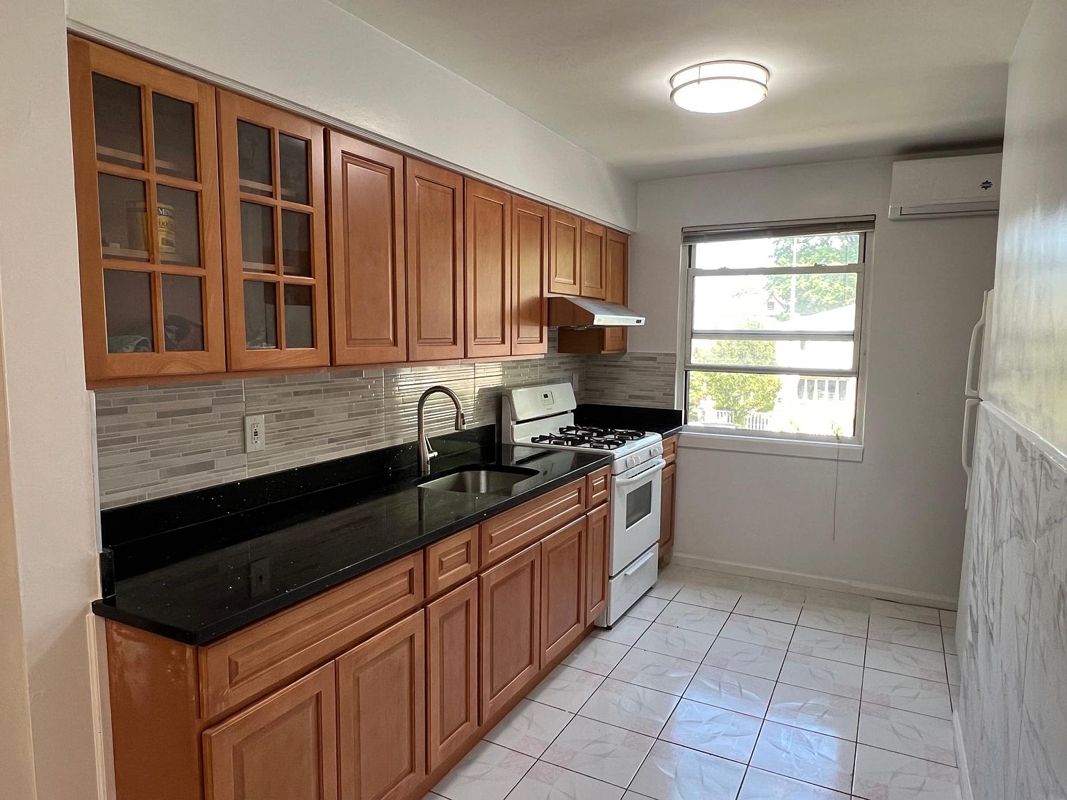 6718 Utopia Pkwy 2F, Fresh Meadows, NY 11365 Zillow