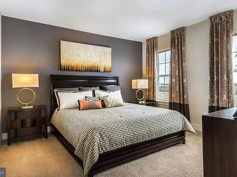1307 Churchill Downs Way — Photo 20