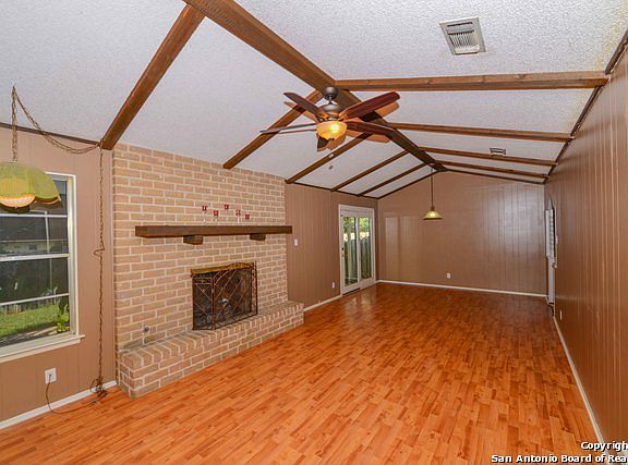 3rd image of 410 NE De Soto Dr