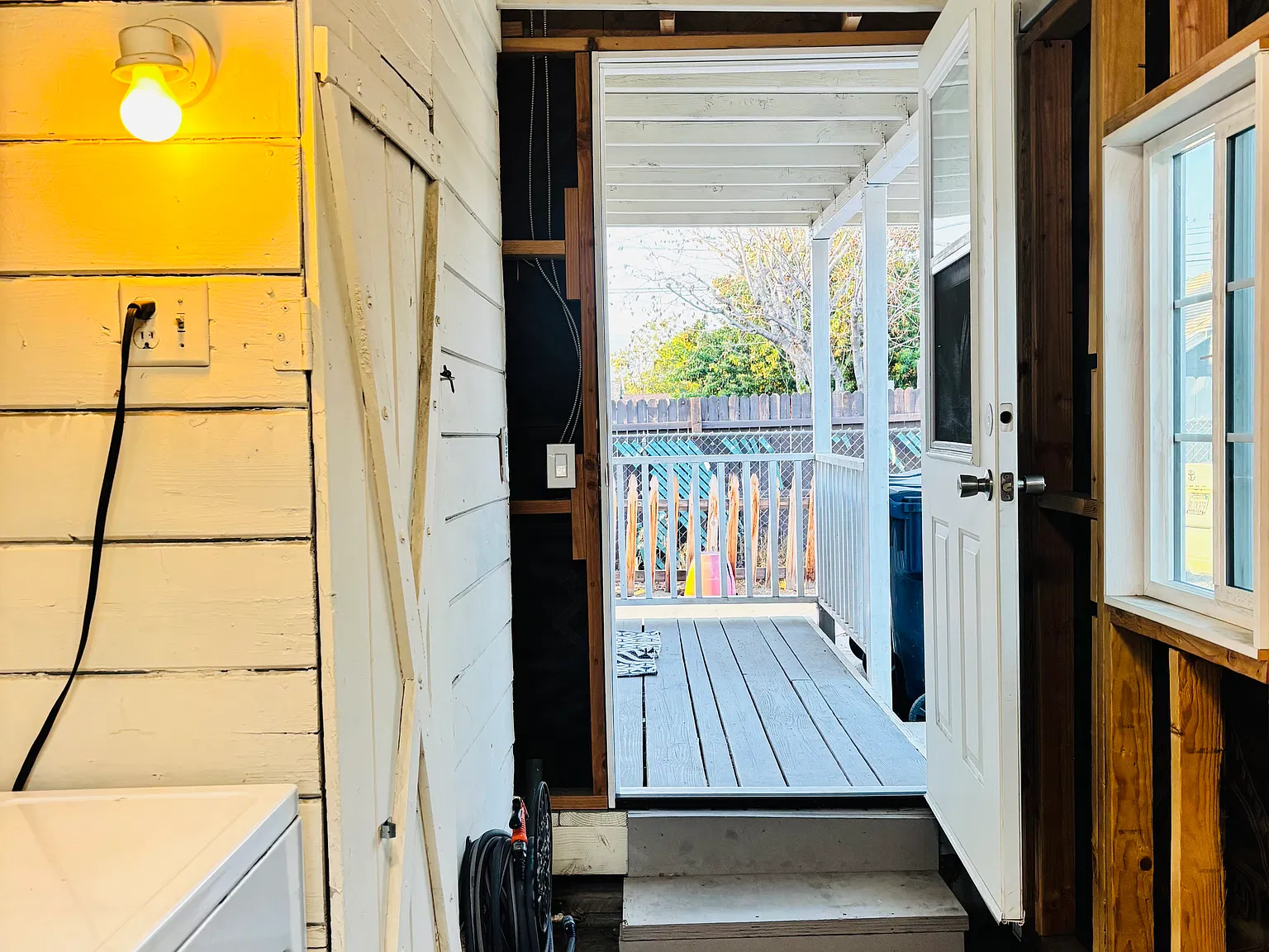 832 Webster St — Photo 4
