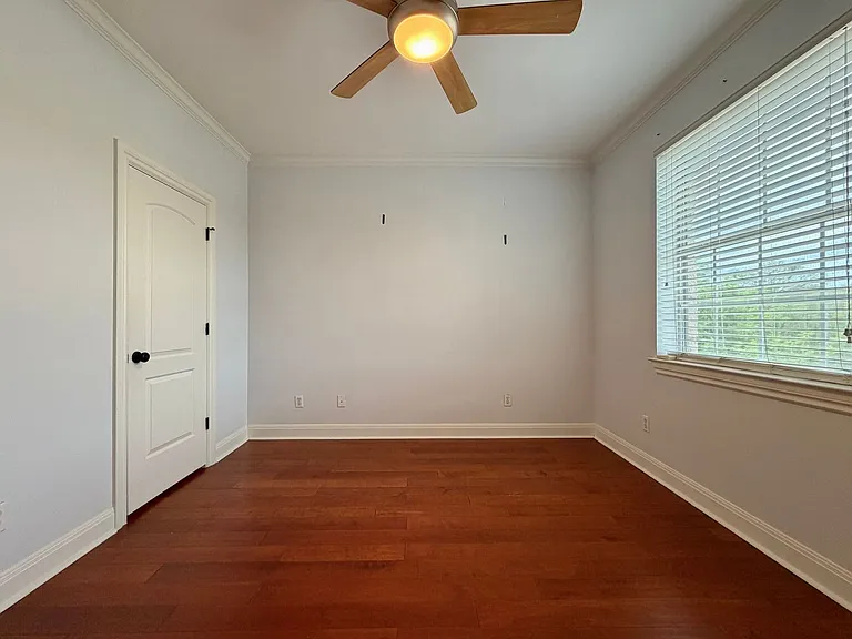 1402 Parker Ln #8 — Photo 14