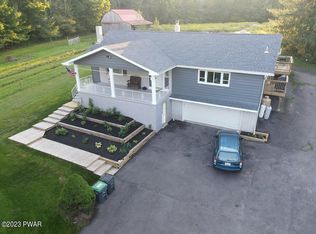 1201 Golf Park Dr, Lake Ariel, PA 18436