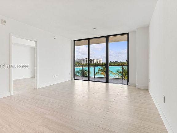 4th image of 2411 Laguna Cir #209