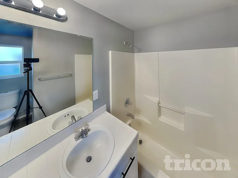 577 SW 207th Ave — Photo 9