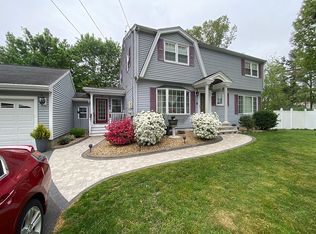 5 Sawyer St, Burlington, MA 01803