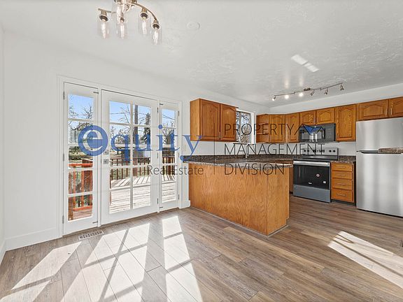 4th image of 8537 S Ray Cir