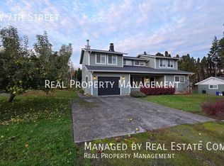 325 W 7th St, La Center, WA 98629