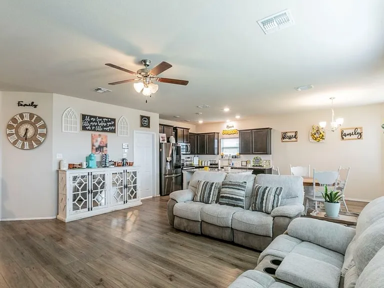 2824 Jackal Dr — Photo 5