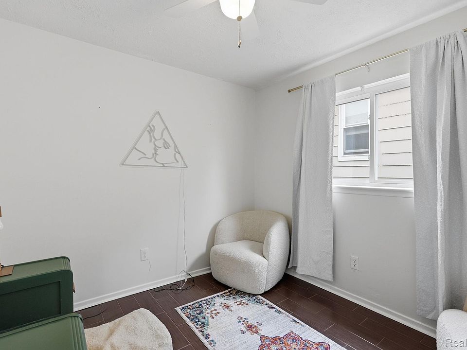 733 Camden St, photo 9