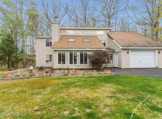 210 Old Took Dr, Tamiment, PA 18371
