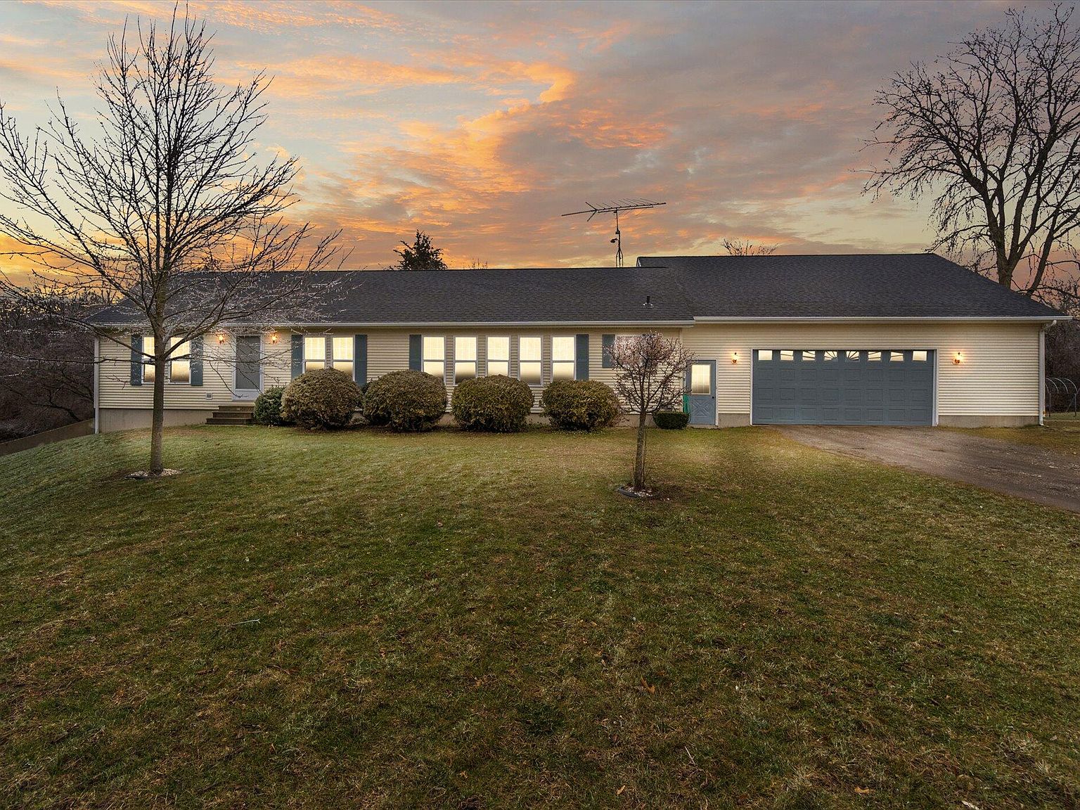 5099 Eldred Dr, Jackson, MI 49201 Zillow