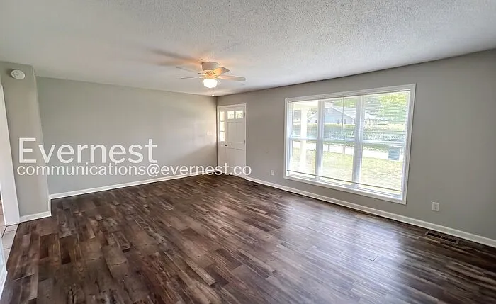 3217 Plaza Cir — Photo 9