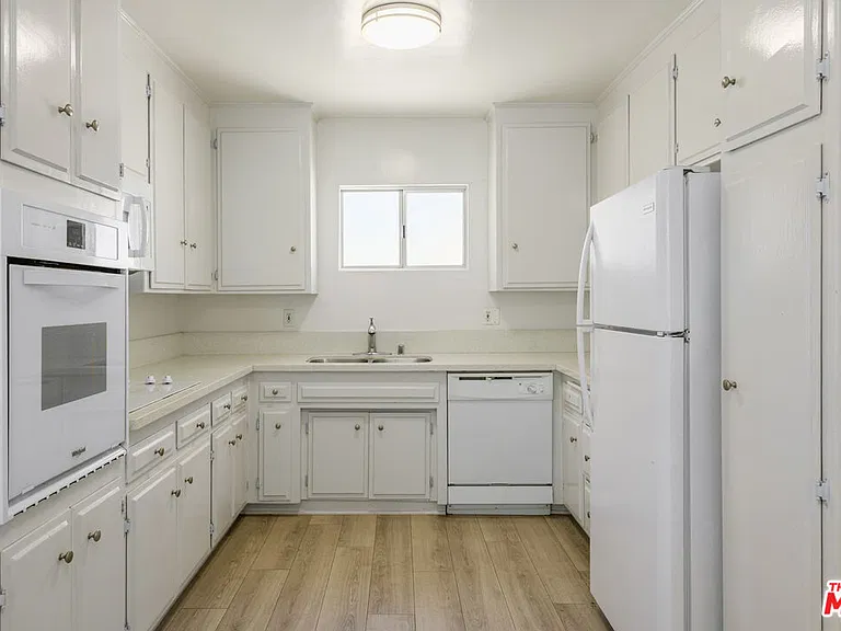 2803 Arizona Ave #11 — Photo 6