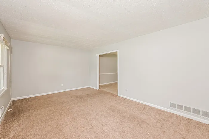 4033 Emerald North Cir — Photo 3
