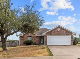 11241 Triple Crown Dr, Flint, TX 75762