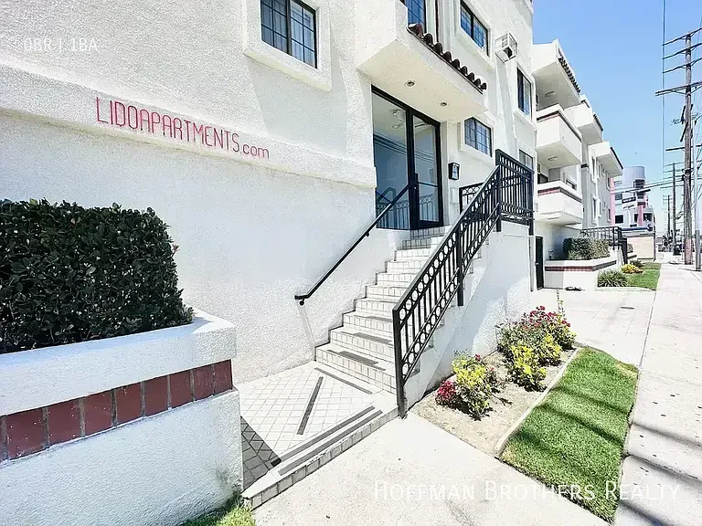 3462 Mentone Ave #206 — Photo 7