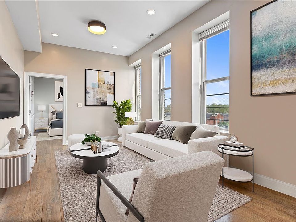 1st image of 1946 S Racine Ave #3R